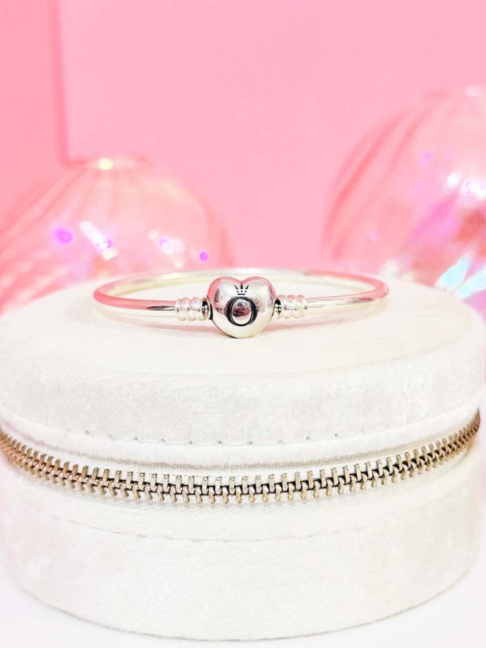 925 Sterling Silver Heart Clasp Bracelet 6.7 Inches 17 cm Minimalist Bangle